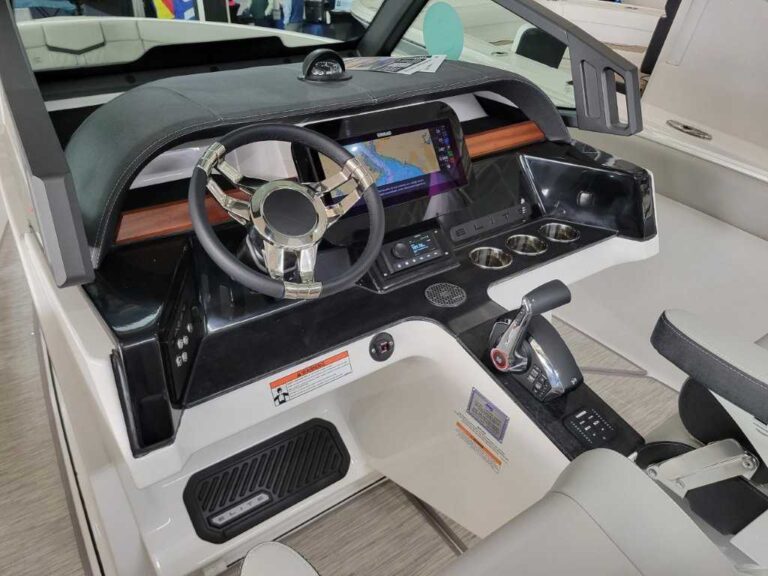 2026 Monterey Elite 25 Stern Drive US-RGFEE104J526 [photo 21]